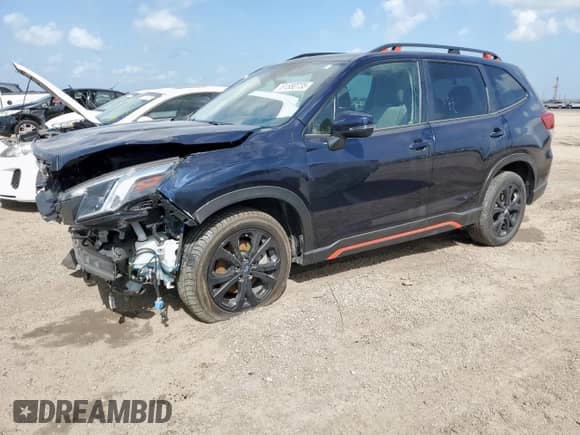 2022 Subaru Forester Special Sports z VIN JF2SKAJC6NH504922, wystawiony jako Copart lot #61580735 z przebiegiem 47 648 mil mil oraz Szkoda całkowita • Salvage title. Historia ofert i sprzedaży dostępna na DreamBid. Obrazek 1.