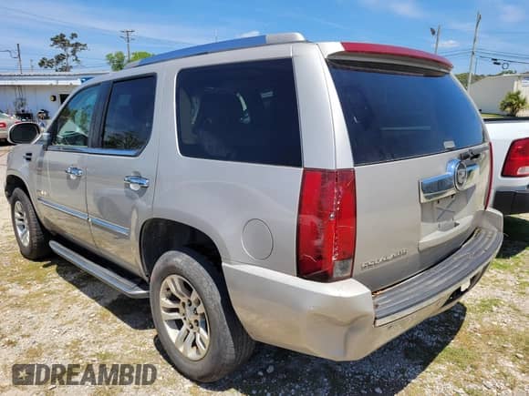 2007 Cadillac Escalade with VIN 1GYFK63837R259719, listed as a IAAI auction lot 42176388 with 167,836 mi miles and . Bid and sale history available at DreamBid. Image 3.