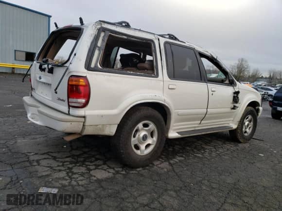 2001 Ford Explorer with VIN 1FMZU85P51ZA00343, listed as a Copart auction lot 85793084 with Not provided miles and Non repairable. Bid and sale history available at DreamBid. Image 3.