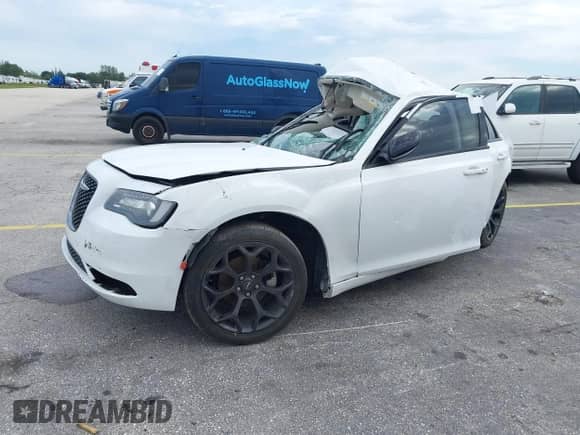 2020 Chrysler 300 Touring L с VIN 2C3CCAAG7LH128231, выставлен на аукционе IAAI как лот 40720185 с пробегом Не указан миль и . История ставок и продаж доступна на DreamBid. Изображение 2.