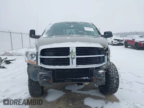 2006 Dodge 3500 Laramie z VIN 3D7LX39C96G191936, wystawiony jako IAAI lot #41602674 z przebiegiem 207 529 mil mil oraz . Historia ofert i sprzedaży dostępna na DreamBid. Obrazek 13.