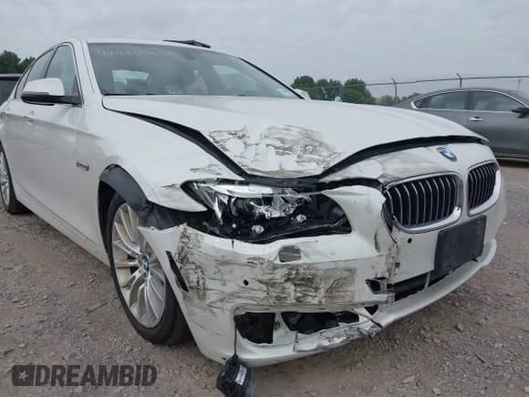 2015 BMW 5 Series 528i xDrive с VIN WBA5A7C58FD627577, выставлен на аукционе IAAI как лот 42495593 с пробегом 85 574 миль миль и . История ставок и продаж доступна на DreamBid. Изображение 6.