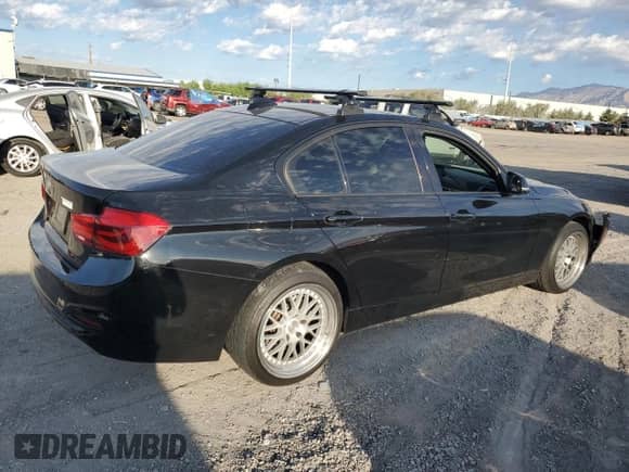 2016 BMW 3 Series 328i z VIN WBA8E9C51GK648569, wystawiony jako Copart lot #84464285 z przebiegiem 97 896 mil mil oraz Szkoda całkowita • Salvage title. Historia ofert i sprzedaży dostępna na DreamBid. Obrazek 3.