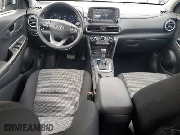 2018 Hyundai Kona SE с VIN KM8K12AA1JU177056, выставлен на аукционе Copart как лот 84177655 с пробегом 62 929 миль миль и Списание • Salvage title. История ставок и продаж доступна на DreamBid. Изображение 8.