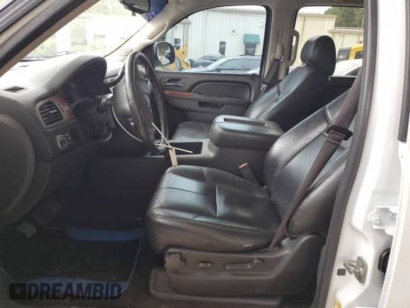 2013 Chevrolet Tahoe LT с VIN 1GNSCBE06DR323630, выставлен на аукционе Copart как лот 84457295 с пробегом 216 881 миль миль и Чистый • Clean title. История ставок и продаж доступна на DreamBid. Изображение 7.