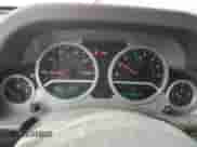 2007 Jeep Wrangler Unlimited Sahara z VIN 1J4GA59187L104520, wystawiony jako Copart lot #86331095 z przebiegiem 213 087 mil mil oraz Czysty tytuł • Clean title. Historia ofert i sprzedaży dostępna na DreamBid. Obrazek 9.