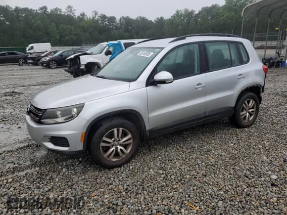 2017 Volkswagen Tiguan S с VIN WVGBV7AX8HK011192, выставлен на аукционе Copart как лот 58162685 с пробегом 92 827 миль миль и Списание • Salvage title. История ставок и продаж доступна на DreamBid. Изображение 1.