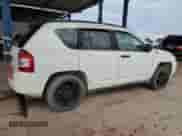 2007 Jeep Compass Sport with VIN 1J8FT47W37D145824, listed as a Copart auction lot 70866745 with 193,992 mi miles and Clean title. Bid and sale history available at DreamBid. Image 3.