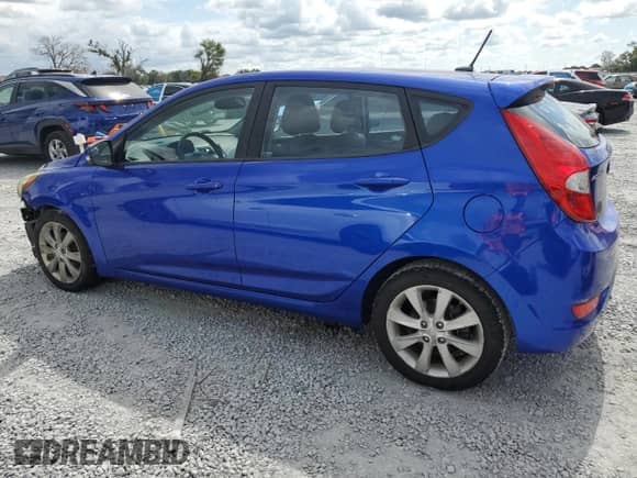 2013 Hyundai Accent SE с VIN KMHCU5AE2DU064852, выставлен на аукционе Copart как лот 60402275 с пробегом 90 410 миль миль и Списание • Salvage title. История ставок и продаж доступна на DreamBid. Изображение 2.