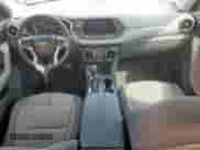 2020 Chevrolet Blazer LT z VIN 3GNKBCRS5LS549500, wystawiony jako Copart lot #70306705 z przebiegiem 69 893 mil mil oraz Szkoda całkowita • Salvage title. Historia ofert i sprzedaży dostępna na DreamBid. Obrazek 8.