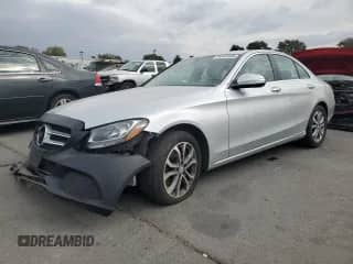 2015 Mercedes-Benz C 300 z VIN 55SWF4JB4FU093260, wystawiony jako Copart lot #84442845 z przebiegiem 154 103 mil mil oraz Czysty tytuł • Clean title. Historia ofert i sprzedaży dostępna na DreamBid. Obrazek 1.