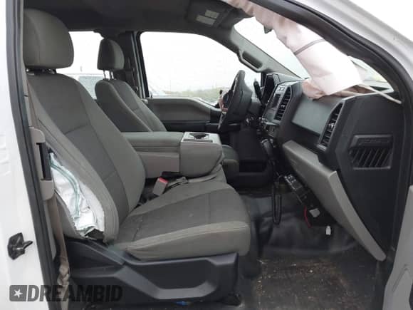 2016 Ford F-150 XLT z VIN 1FTFX1EF8GFC13486, wystawiony jako IAAI lot #43294015 z przebiegiem 212 733 mil mil oraz . Historia ofert i sprzedaży dostępna na DreamBid. Obrazek 5.