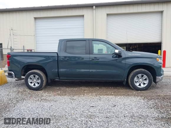 2025 Chevrolet Silverado 1500 LT z VIN 3GCPACED4SG205540, wystawiony jako IAAI lot #43566225 z przebiegiem 32 816 mil mil oraz . Historia ofert i sprzedaży dostępna na DreamBid. Obrazek 13.