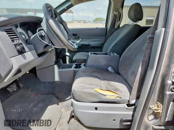 2005 Dodge Durango SXT with VIN 1D4HD38NX5F601092, listed as a Copart auction lot 63338515 with 301,984 mi miles and Clean title. Bid and sale history available at DreamBid. Image 7.