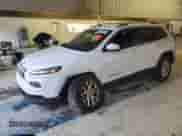 2014 Jeep Cherokee Latitude z VIN 1C4PJMCS4EW145546, wystawiony jako Copart lot #61670295 z przebiegiem 191 380 mil mil oraz Szkoda całkowita • Salvage title. Historia ofert i sprzedaży dostępna na DreamBid. Obrazek 1.