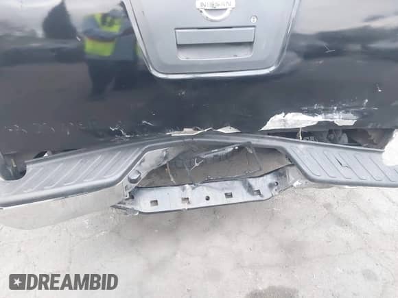 2006 Nissan Frontier LE with VIN 1N6AD07U26C440050, listed as a IAAI auction lot 42109440 with 246,468 mi miles and . Bid and sale history available at DreamBid. Image 6.