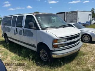 2002 Chevrolet Express с VIN 1GAHG39R921243538, выставлен на аукционе Copart как лот 55530615 с пробегом 512 936 миль миль и Чистый • Clean title. История ставок и продаж доступна на DreamBid. Изображение 1.