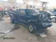 2002 Chevrolet S-10 LS z VIN 1GCCT19W328189054, wystawiony jako IAAI lot #41660988 z przebiegiem 217 256 mil mil oraz . Historia ofert i sprzedaży dostępna na DreamBid. Obrazek 1.