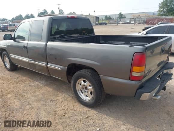 2000 GMC Sierra 1500 SLE with VIN 1GTEC19V0YZ215029, listed as a IAAI auction lot 42897673 with 276,882 mi miles and . Bid and sale history available at DreamBid. Image 3.
