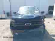 2020 Chevrolet Silverado 1500 RST z VIN 3GCPYEEK7LG250723, wystawiony jako IAAI lot #42504958 z przebiegiem 84 260 mil mil oraz . Historia ofert i sprzedaży dostępna na DreamBid. Obrazek 12.