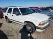 2001 Chevrolet Blazer LT with VIN 1GNDT13W81K207697, listed as a Copart auction lot 82240025 with 121,397 mi miles and Salvage title. Bid and sale history available at DreamBid. Image 4.