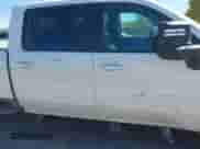 2025 Chevrolet Silverado 2500HD LT z VIN 1GC1KNEY8SF343486, wystawiony jako IAAI lot #43576647 z przebiegiem 4 637 mil mil oraz . Historia ofert i sprzedaży dostępna na DreamBid. Obrazek 13.