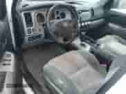 2007 Toyota Tundra SR5 z VIN 5TBET54157S454306, wystawiony jako Copart lot #51086985 z przebiegiem 258 032 mil mil oraz Szkoda całkowita • Salvage title. Historia ofert i sprzedaży dostępna na DreamBid. Obrazek 8.