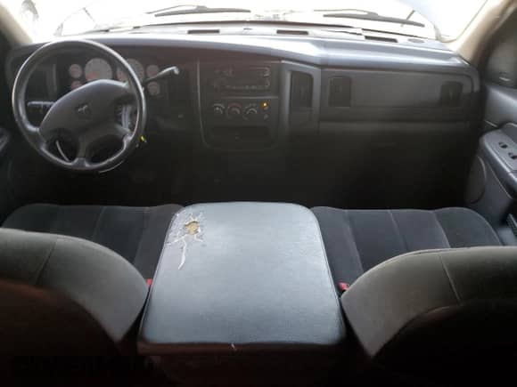 2002 Dodge 1500 z VIN 3D7HA18NX2G159022, wystawiony jako Copart lot #91045695 z przebiegiem 168 817 mil mil oraz Czysty tytuł • Clean title. Historia ofert i sprzedaży dostępna na DreamBid. Obrazek 8.