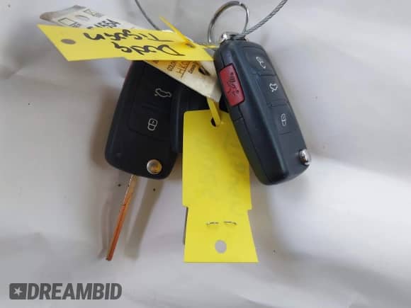 2017 Volkswagen Tiguan Sport with VIN WVGUV7AX2HK029485, listed as a IAAI auction lot 42548916 with 116,375 mi miles and . Bid and sale history available at DreamBid. Image 11.