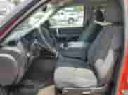 2007 Chevrolet Silverado 1500 Work Truck z VIN 2GCEC13C871688336, wystawiony jako Copart lot #54147085 z przebiegiem 110 524 mil mil oraz Szkoda całkowita • Salvage title. Historia ofert i sprzedaży dostępna na DreamBid. Obrazek 7.