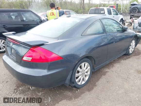 2007 Honda Accord EX-L z VIN 1HGCM82677A001427, wystawiony jako IAAI lot #42065086 z przebiegiem 163 997 mil mil oraz . Historia ofert i sprzedaży dostępna na DreamBid. Obrazek 4.