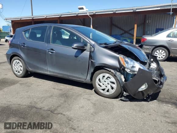 2016 Toyota Prius One z VIN JTDKDTB35G1589668, wystawiony jako Copart lot #80562805 z przebiegiem 72 951 mil mil oraz Szkoda całkowita • Salvage title. Historia ofert i sprzedaży dostępna na DreamBid. Obrazek 4.