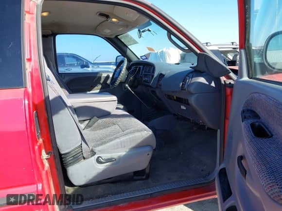 2002 Dodge 2500 with VIN 3B7KC23C22M220046, listed as a IAAI auction lot 41651900 with 260,860 mi miles and . Bid and sale history available at DreamBid. Image 5.