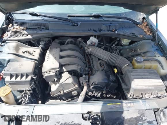 2005 Chrysler 300 300 z VIN 2C3JA43R45H616682, wystawiony jako IAAI lot #41853835 z przebiegiem 158 464 mil mil oraz . Historia ofert i sprzedaży dostępna na DreamBid. Obrazek 10.