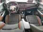 2020 Nissan Kicks SR z VIN 3N1CP5DV2LL486011, wystawiony jako Copart lot #71710155 z przebiegiem 60 972 mil mil oraz Szkoda całkowita • Salvage title. Historia ofert i sprzedaży dostępna na DreamBid. Obrazek 8.