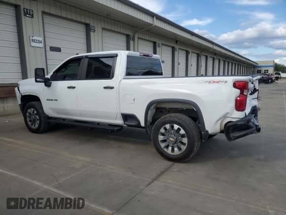 2024 Chevrolet Silverado 2500HD Custom с VIN 2GC4YME75R1132258, выставлен на аукционе Copart как лот 69998305 с пробегом 87 232 миль миль и Списание • Salvage title. История ставок и продаж доступна на DreamBid. Изображение 2.