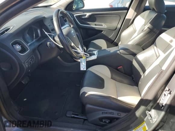 2016 Volvo S60 T5 Platinum с VIN YV4612UM9G2000798, выставлен на аукционе Copart как лот 51291625 с пробегом 79 181 миль миль и Списание • Salvage title. История ставок и продаж доступна на DreamBid. Изображение 7.