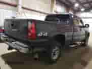 2003 Chevrolet Silverado 2500HD LT z VIN 1GCHK29G03E374026, wystawiony jako Copart lot #66545055 z przebiegiem 121 815 mil mil oraz Czysty tytuł • Clean title. Historia ofert i sprzedaży dostępna na DreamBid. Obrazek 3.