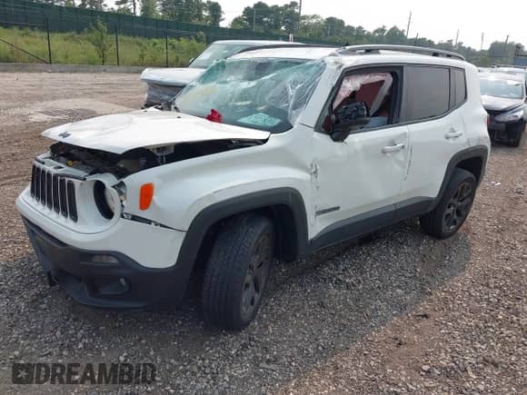 2018 Jeep Renegade Latitude z VIN ZACCJBBB7JPH09508, wystawiony jako IAAI lot #42896543 z przebiegiem 123 776 mil mil oraz . Historia ofert i sprzedaży dostępna na DreamBid. Obrazek 18.