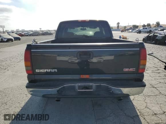 2003 GMC Sierra 1500 SLE with VIN 2GTEC19T331342373, listed as a Copart auction lot 70596625 with 189,590 mi miles and Clean title. Bid and sale history available at DreamBid. Image 6.