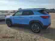 2024 Chevrolet TrailBlazer LT z VIN KL79MPSL3RB121485, wystawiony jako Copart lot #68672255 z przebiegiem 47 451 mil mil oraz Szkoda całkowita • Salvage title. Historia ofert i sprzedaży dostępna na DreamBid. Obrazek 2.
