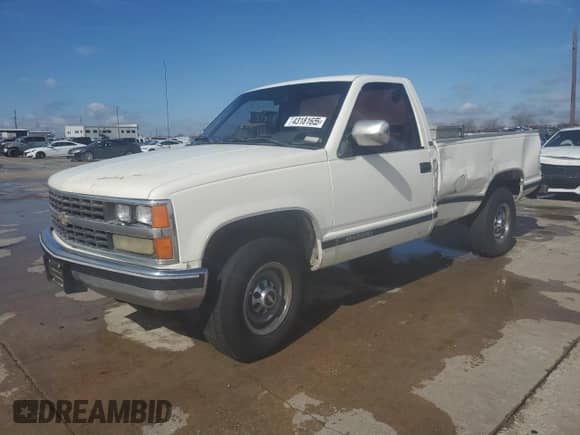 1989 Chevrolet Silverado 2500 z VIN 1GCGC24K2KE265182, wystawiony jako Copart lot #43181655 z przebiegiem 224 959 mil mil oraz Szkoda całkowita • Salvage title. Historia ofert i sprzedaży dostępna na DreamBid. Obrazek 1.