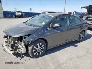 2020 Toyota Prius XLE с VIN JTDKARFP6L3149966, выставлен на аукционе Copart как лот 57795705 с пробегом 132 803 миль миль и Списание • Salvage title. История ставок и продаж доступна на DreamBid. Изображение 1.