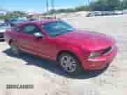 2005 Ford Mustang Deluxe with VIN 1ZVFT80NX55225500, listed as a IAAI auction lot 43113192 with 157,732 mi miles and . Bid and sale history available at DreamBid. Image 1.