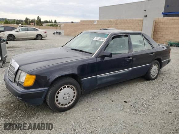 1991 Mercedes-Benz 300 E with VIN WDBEA30D7MB336017, listed as a Copart auction lot 70710265 with 195,537 mi miles and Clean title. Bid and sale history available at DreamBid. Image 1.