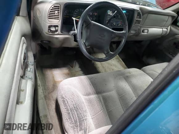 1997 Chevrolet Silverado 1500 with VIN 1GCEC19WXVE216345, listed as a Copart auction lot 82008794 with 167,116 mi miles and Salvage title. Bid and sale history available at DreamBid. Image 8.