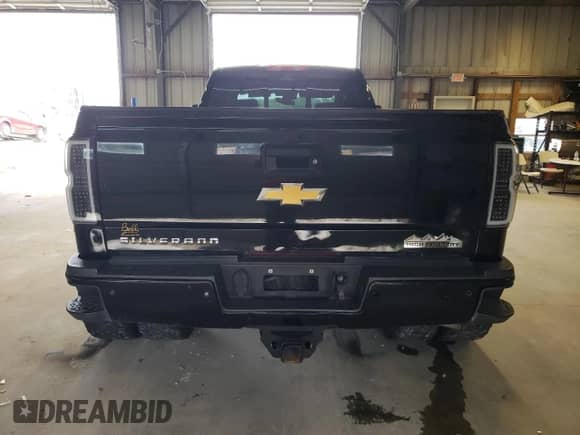 2015 Chevrolet Silverado 3500HD High Country with VIN 1GC4K1E82FF517502, listed as a Copart auction lot 61702534 with 260,980 mi miles and Salvage title. Bid and sale history available at DreamBid. Image 6.