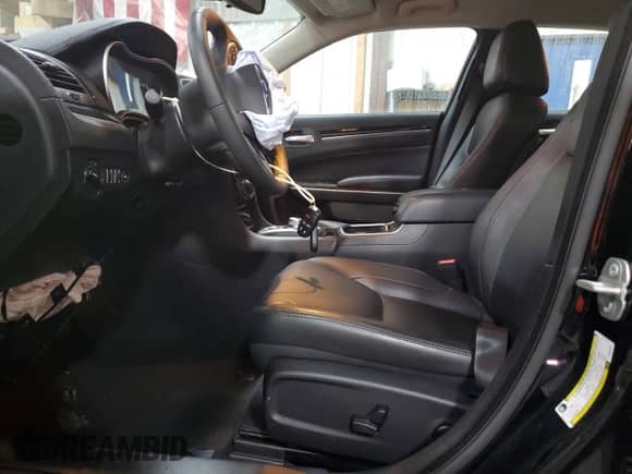 2023 Chrysler 300 Touring L with VIN 2C3CCASG6PH624691, listed as a Copart auction lot 80473464 with 9,900 mi miles and Salvage title. Bid and sale history available at DreamBid. Image 7.