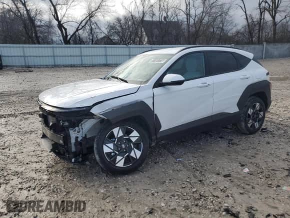 2024 Hyundai Kona SEL с VIN KM8HBCAB1RU164633, выставлен на аукционе Copart как лот 81161774 с пробегом 14 850 миль миль и Чистый • Clean title. История ставок и продаж доступна на DreamBid. Изображение 1.