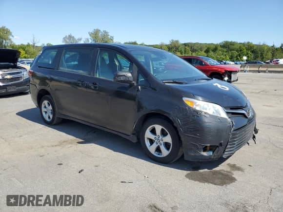 2018 Toyota Sienna L with VIN 5TDZZ3DC5JS962795, listed as a Copart auction lot 80169165 with 260,746 mi miles and Clean title. Bid and sale history available at DreamBid. Image 4.